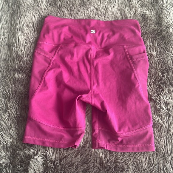 Biker shorts high waisted  with pockets size small NWOT - Picture 5 of 5